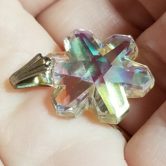 Sparkly Snowflake pendant charm rainbow aurora borealis winter iridescent - Picture 11 of 17